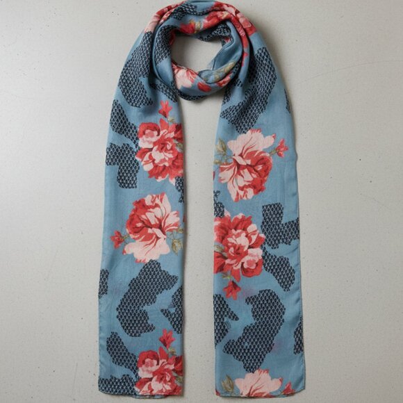 NWT Vince Camuto Silk Blue Floral Rectangle Scarf - Picture 5 of 12